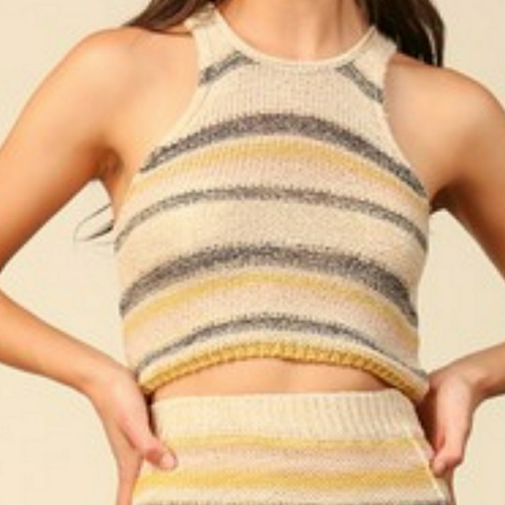 New ❤️ Crop Top Sweater Tank